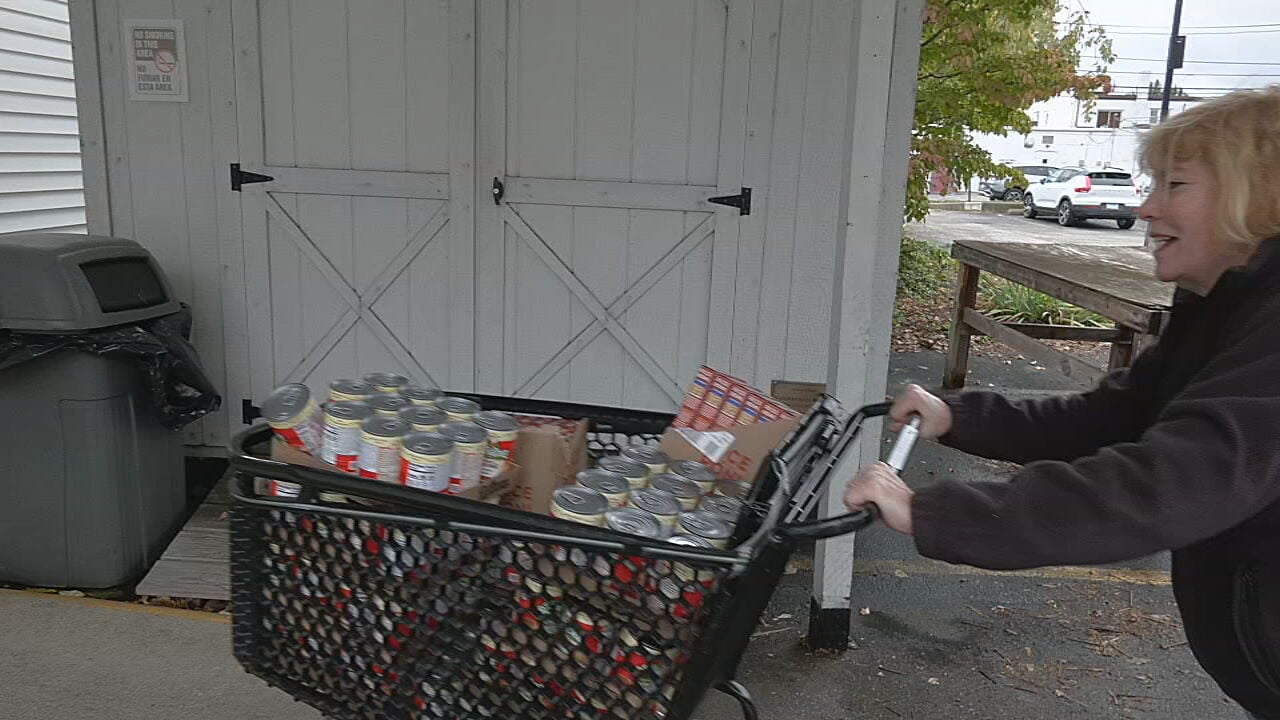 Indiana residents step up to help food pantries as SNAP benefits set to expire